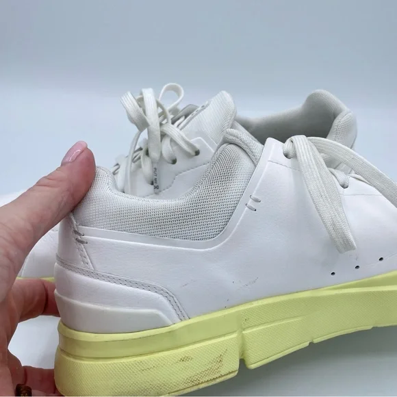 On Running The Roger Advantage Sneaker 11 White/Hay - Picture 16 of 16